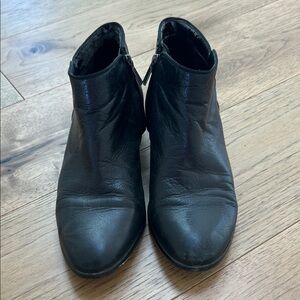 Sam Edelman soft Black leather bootie sz 40